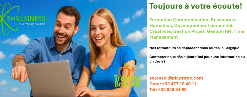 Deux participants souriants sont penchés sur un ordinateur portable ; à droite, un encadré blanc présente le slogan « Toujours à votre écoute ! » et liste les formations en communication, ressources humaines, développement personnel, créativité, gestion de projet, gestion RH et time management, avec les coordonnées de contact.
